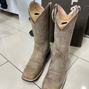 ARIAT Round Up Remuda Western Boot